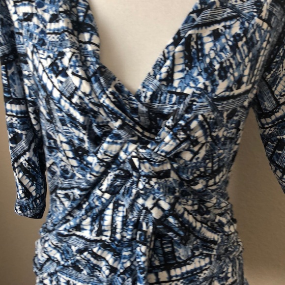 Blue patterned top - Picture 2 of 4